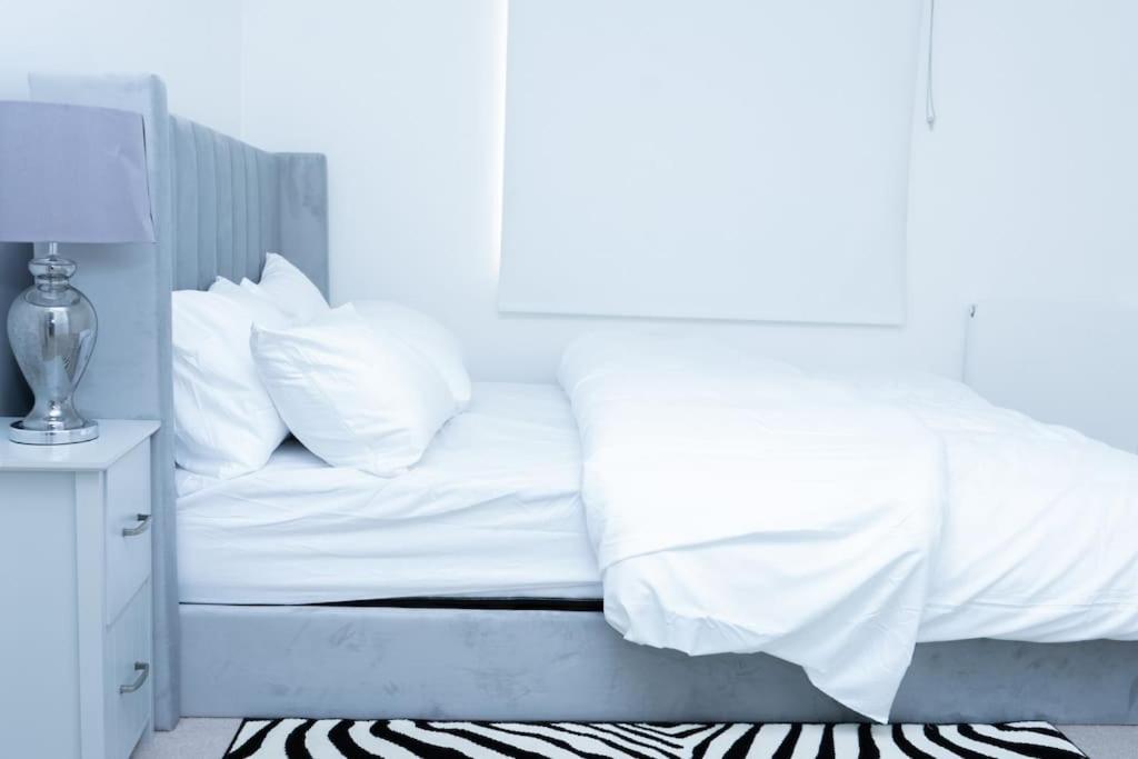 1 Bed Luxury Comfortable Apt London Exteriör bild