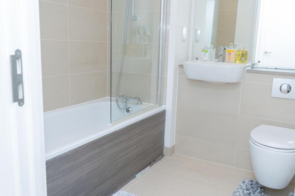 1 Bed Luxury Comfortable Apt London Exteriör bild